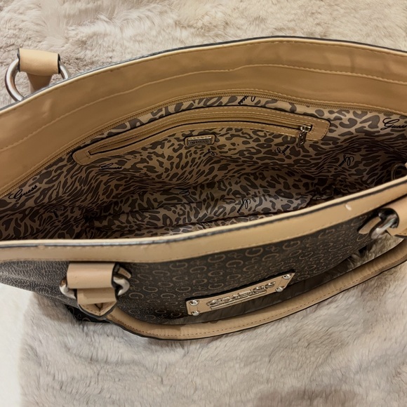 GUESS Monogram Purse - Picture 4 of 4